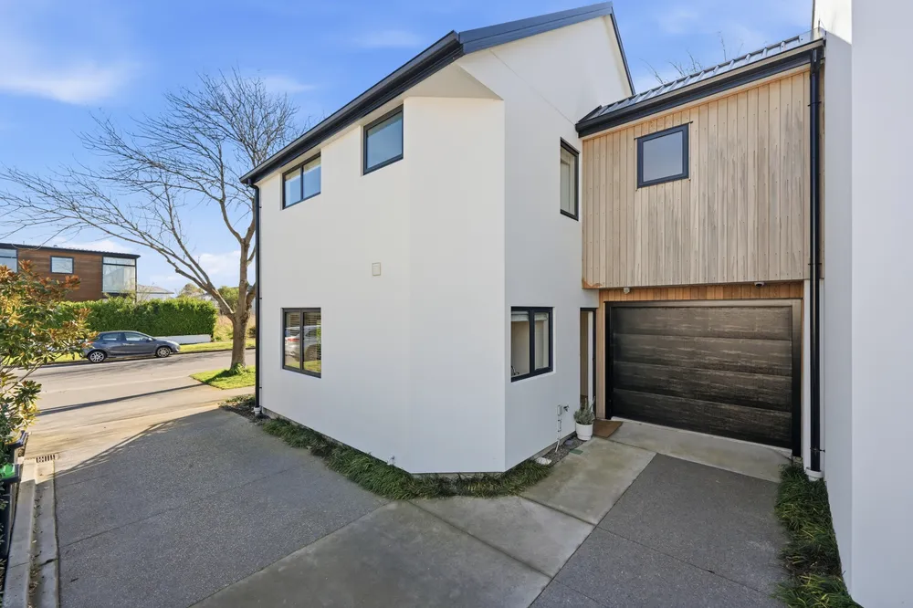 Photos of 1/60 Bishop Street