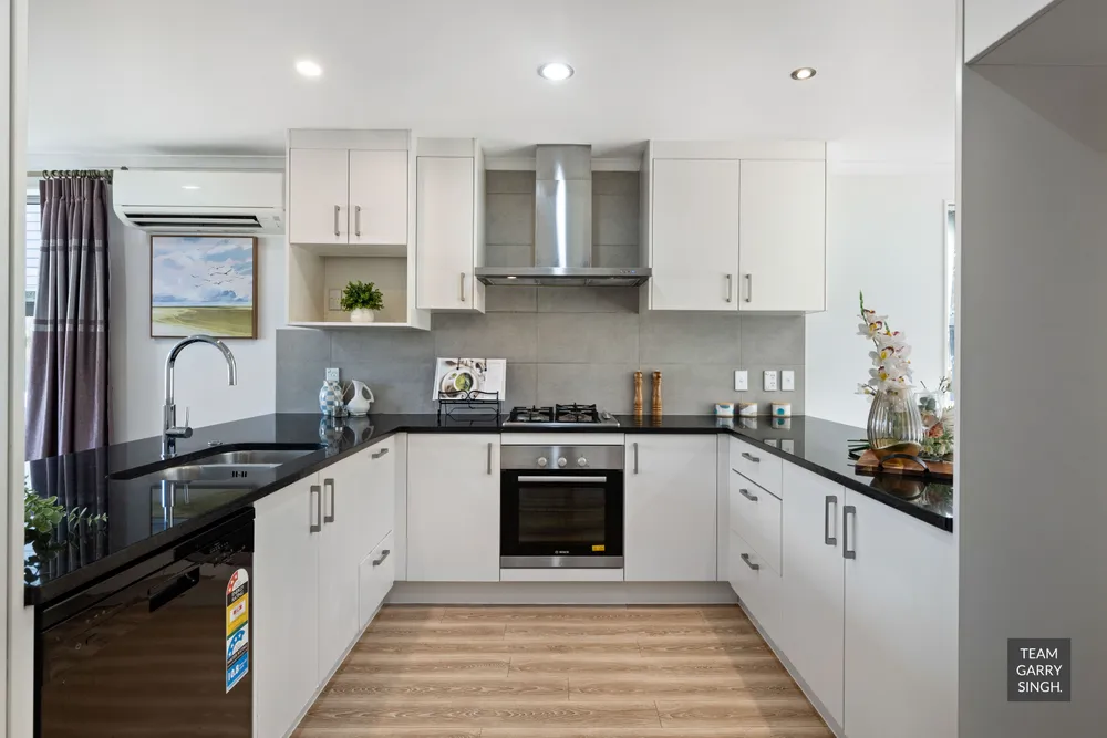Photos of 10 Puweto Avenue