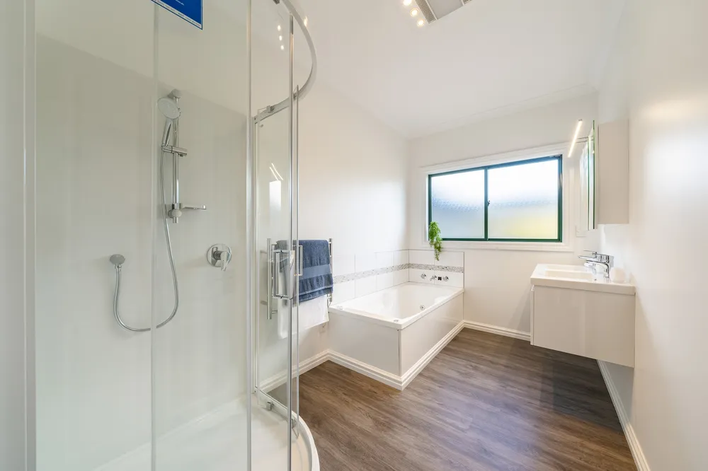 Photos of 75e Paremata Haywards Road