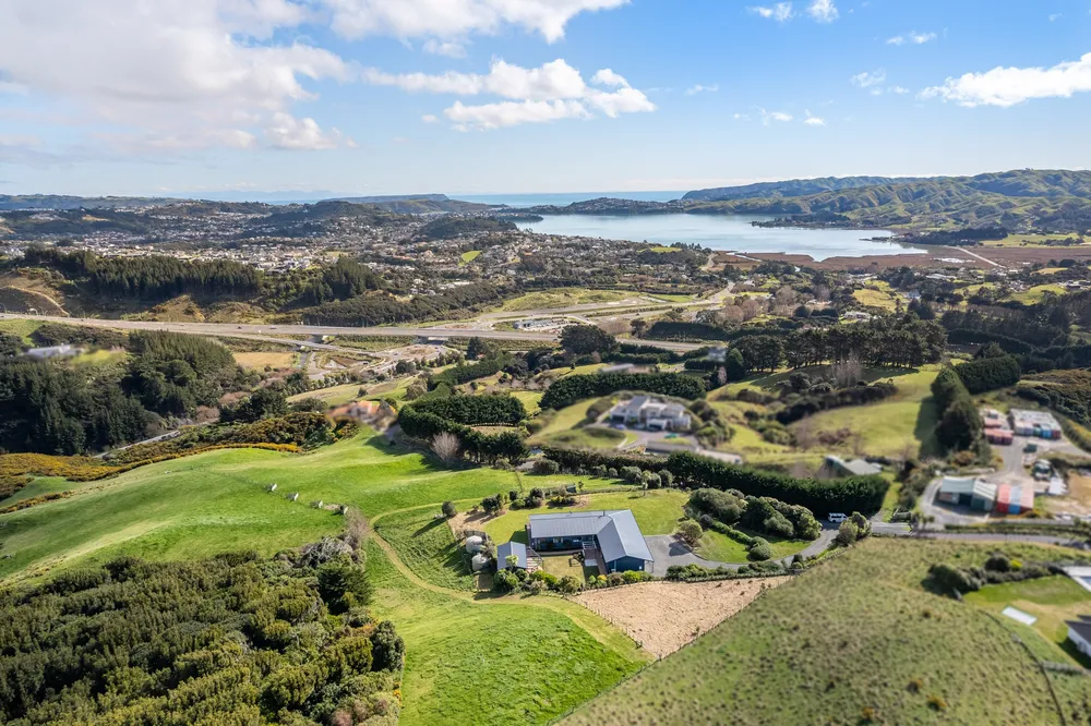 Photos of 75e Paremata Haywards Road