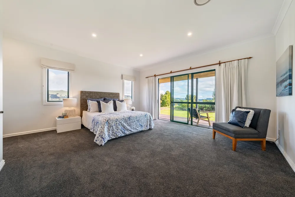 Photos of 75e Paremata Haywards Road
