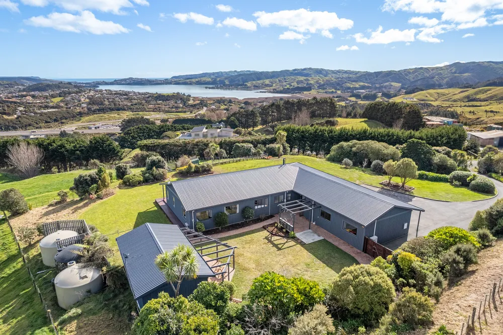 Photos of 75e Paremata Haywards Road