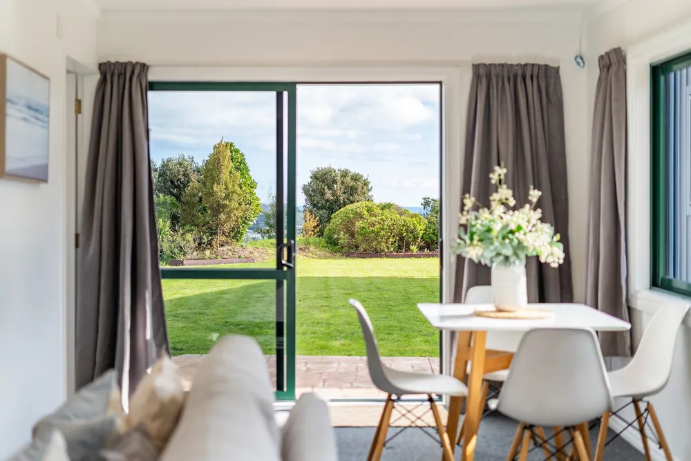 Photos of 75e Paremata Haywards Road