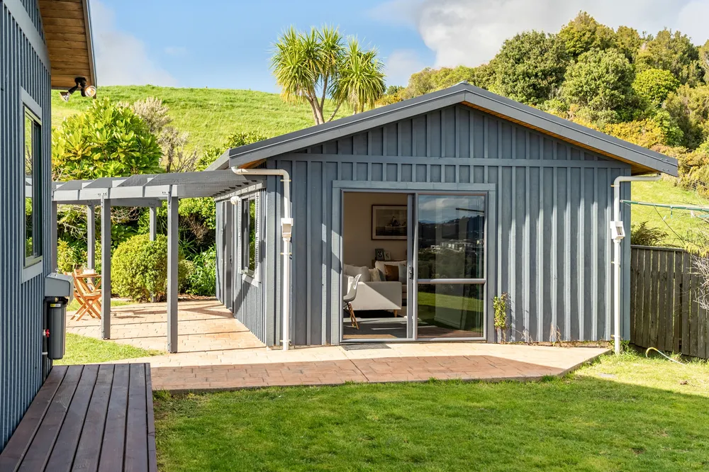 Photos of 75e Paremata Haywards Road