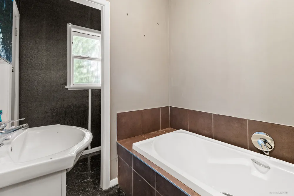 Photos of 51 Beatty Road