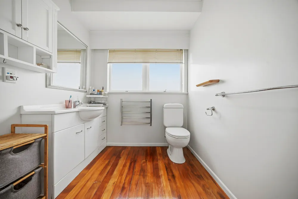 Photos of 17 Appleyard Crescent
