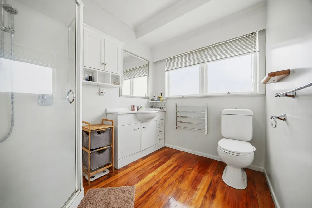 Photos of 17 Appleyard Crescent