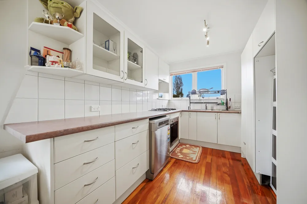 Photos of 17 Appleyard Crescent