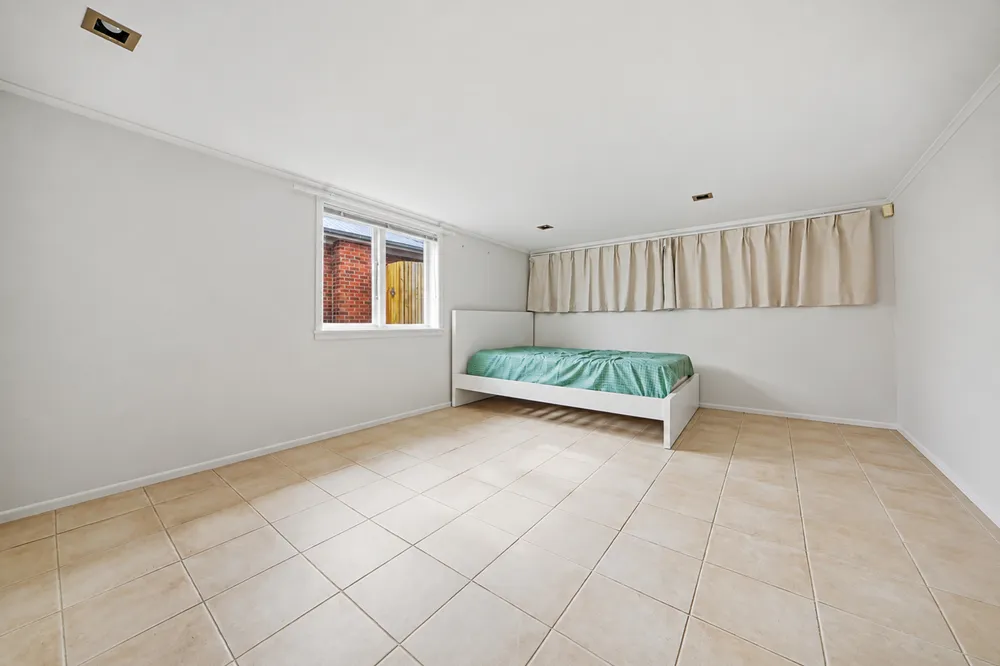 Photos of 17 Appleyard Crescent