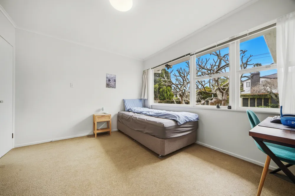 Photos of 17 Appleyard Crescent