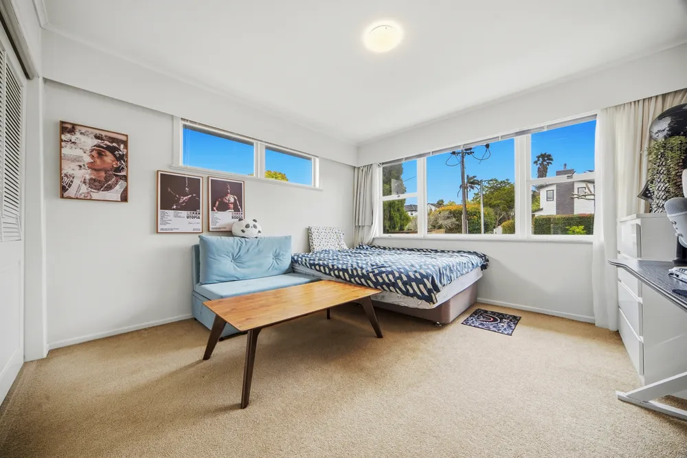 Photos of 17 Appleyard Crescent
