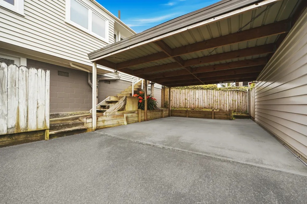 Photos of 17 Appleyard Crescent