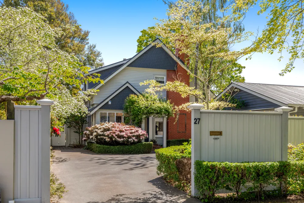 Photos of 27 Snowdon Road