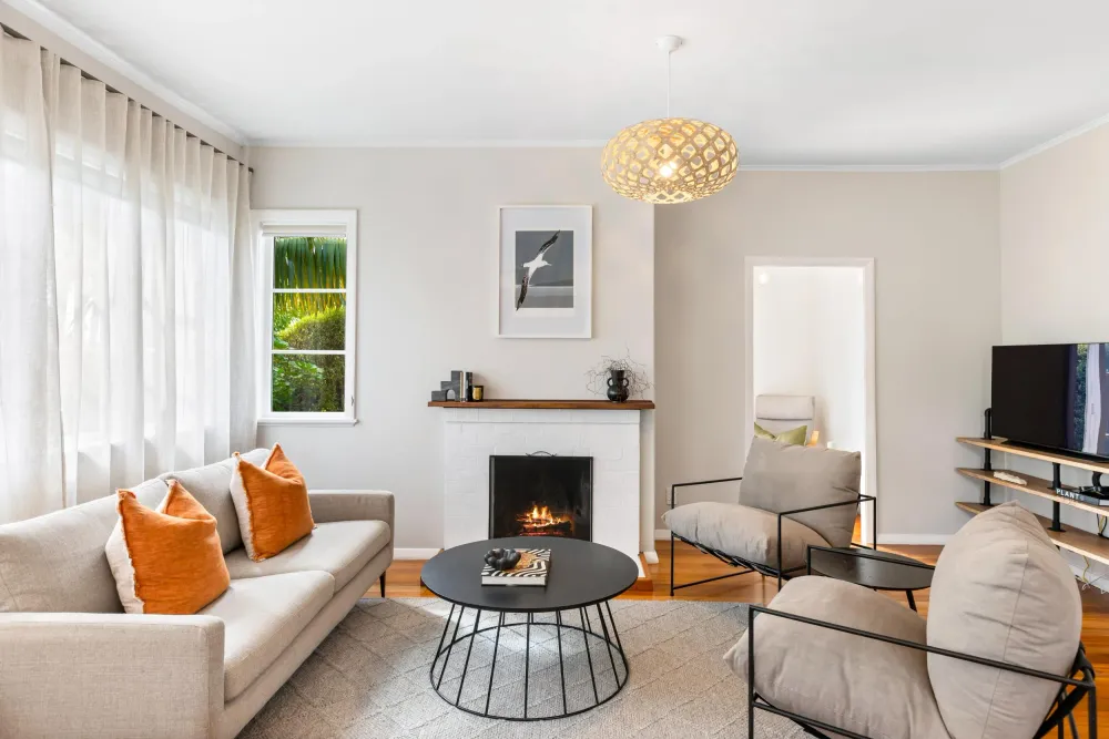 Photos of 84 Daventry Street