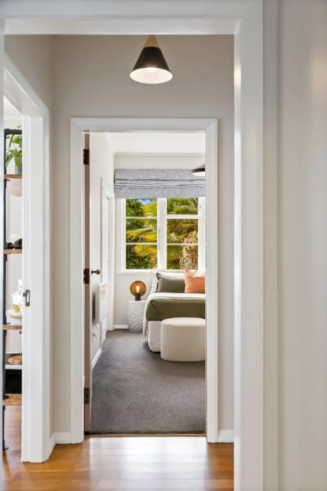 Photos of 84 Daventry Street