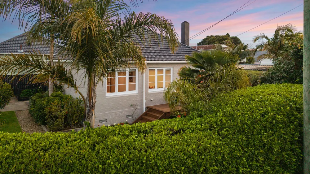 Photos of 84 Daventry Street