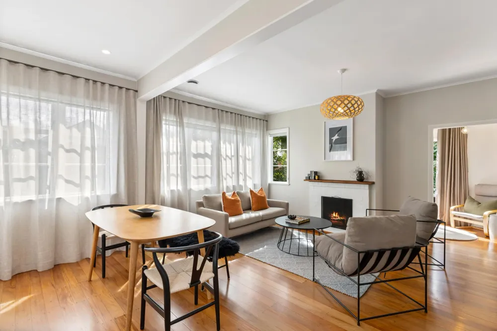 Photos of 84 Daventry Street