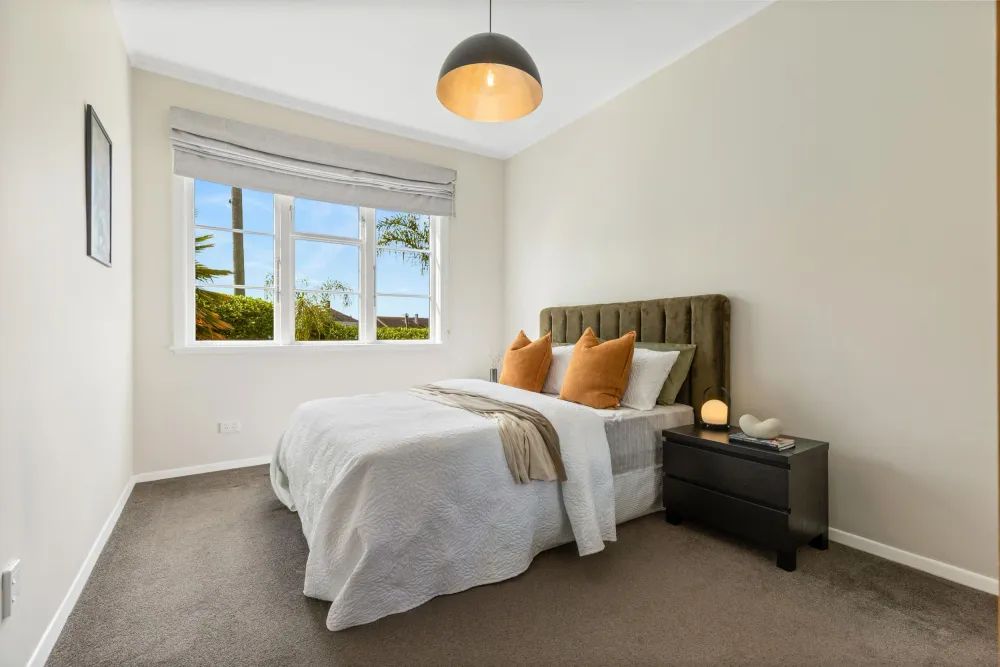 Photos of 84 Daventry Street
