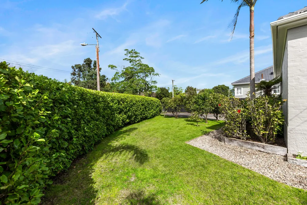 Photos of 84 Daventry Street