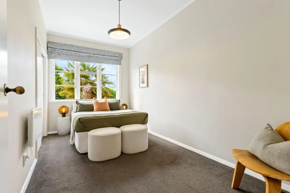 Photos of 84 Daventry Street