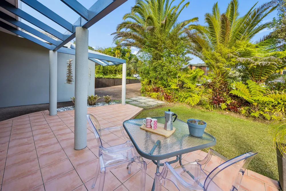Photos of 25 Woodfern Crescent