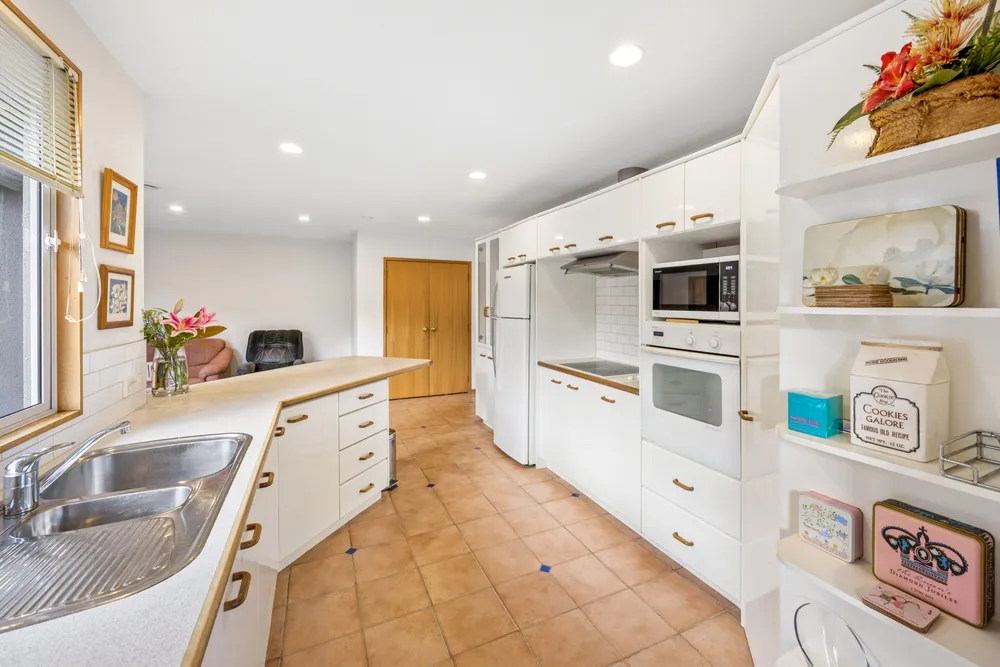 Photos of 25 Woodfern Crescent