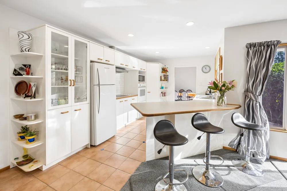 Photos of 25 Woodfern Crescent