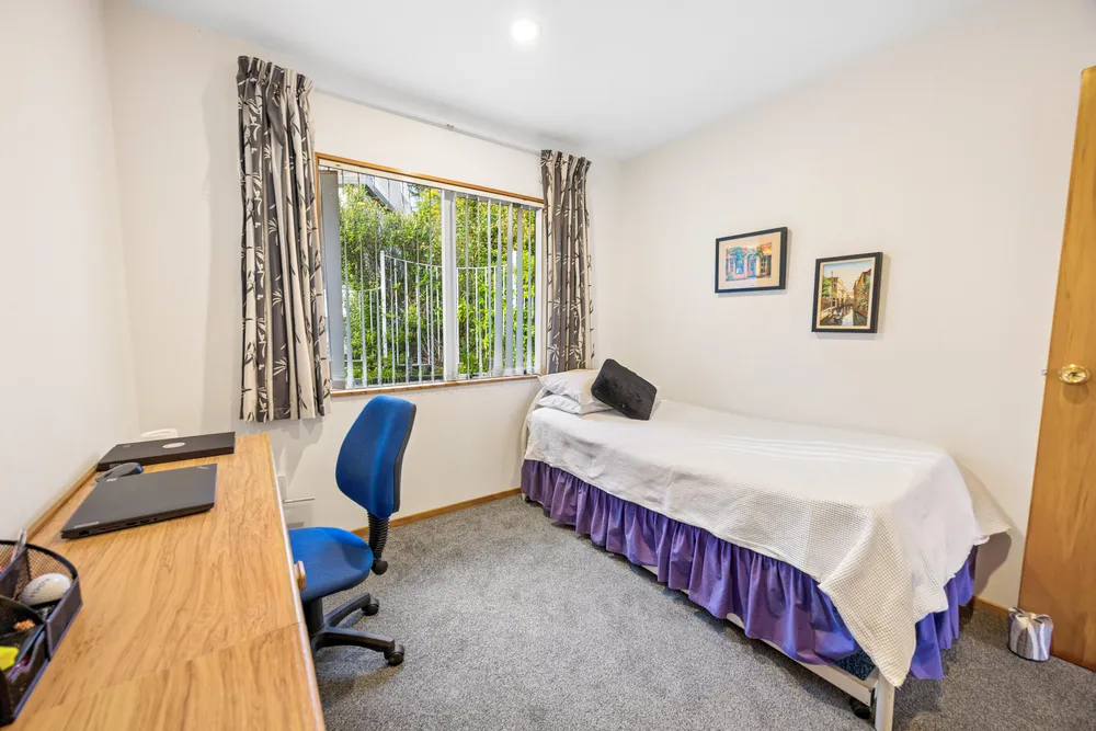 Photos of 25 Woodfern Crescent