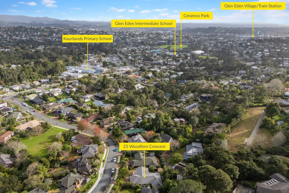 Photos of 25 Woodfern Crescent
