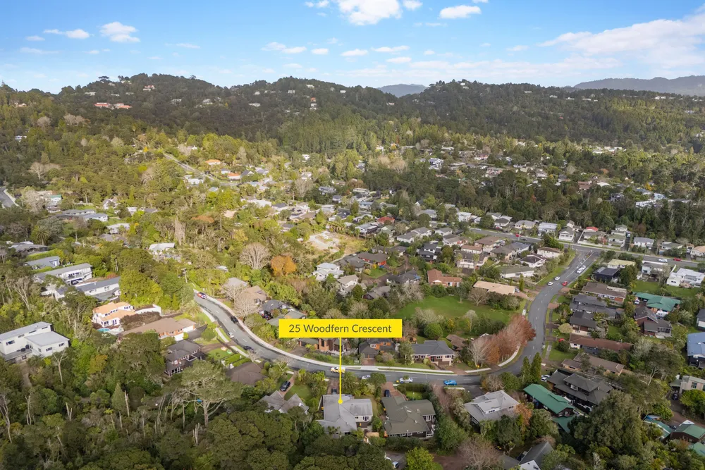 Photos of 25 Woodfern Crescent