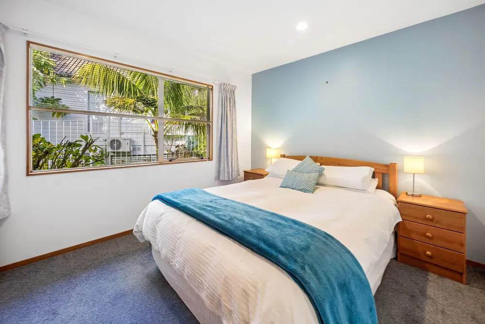 Photos of 25 Woodfern Crescent