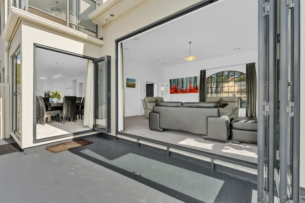 Photos of 37 Vincent Street