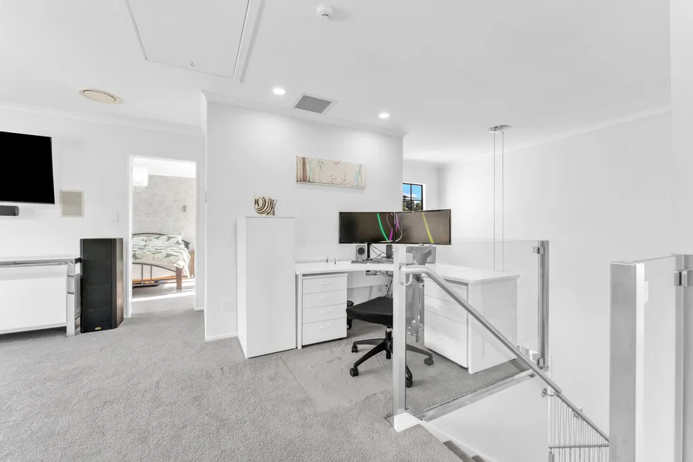 Photos of 37 Vincent Street