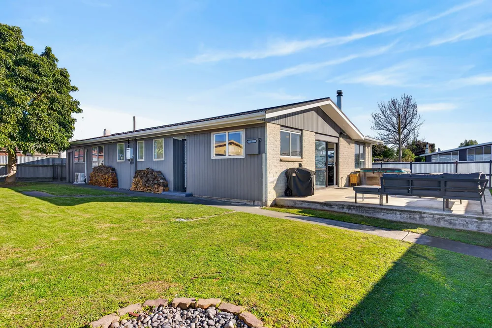 Photos of 44 Salisbury Avenue