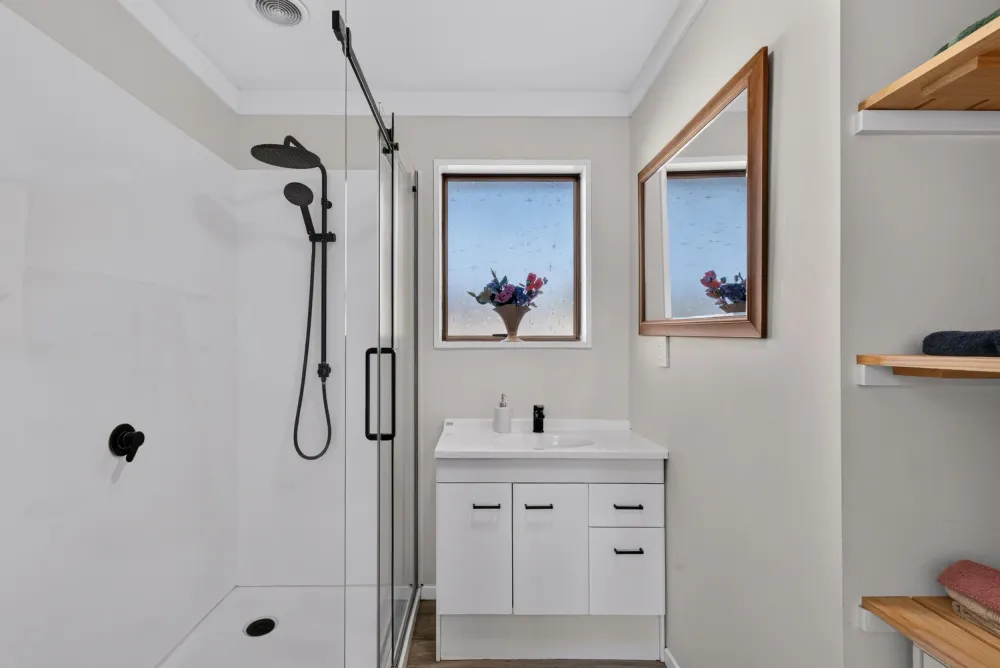 Photos of 44 Salisbury Avenue