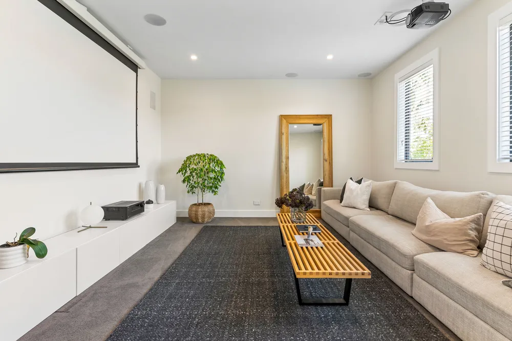 Photos of 236 Vipond Road