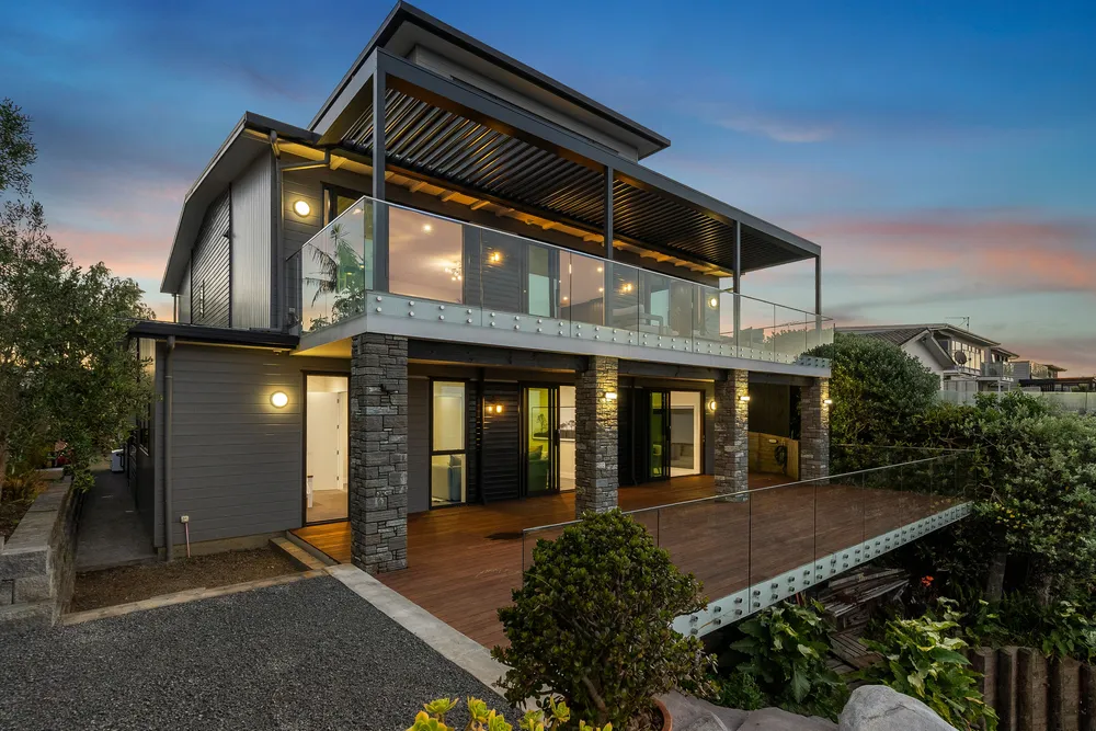 Photos of 236 Vipond Road