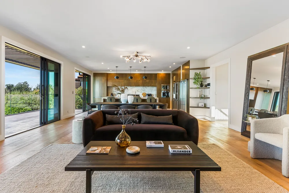 Photos of 236 Vipond Road