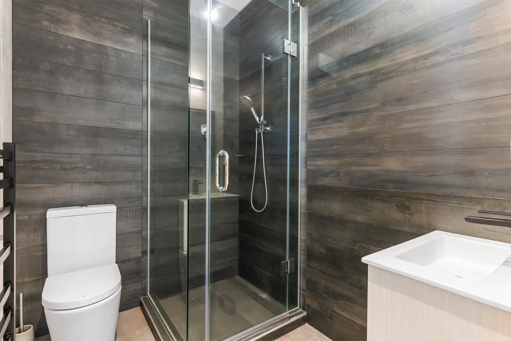 Photos of 236 Vipond Road