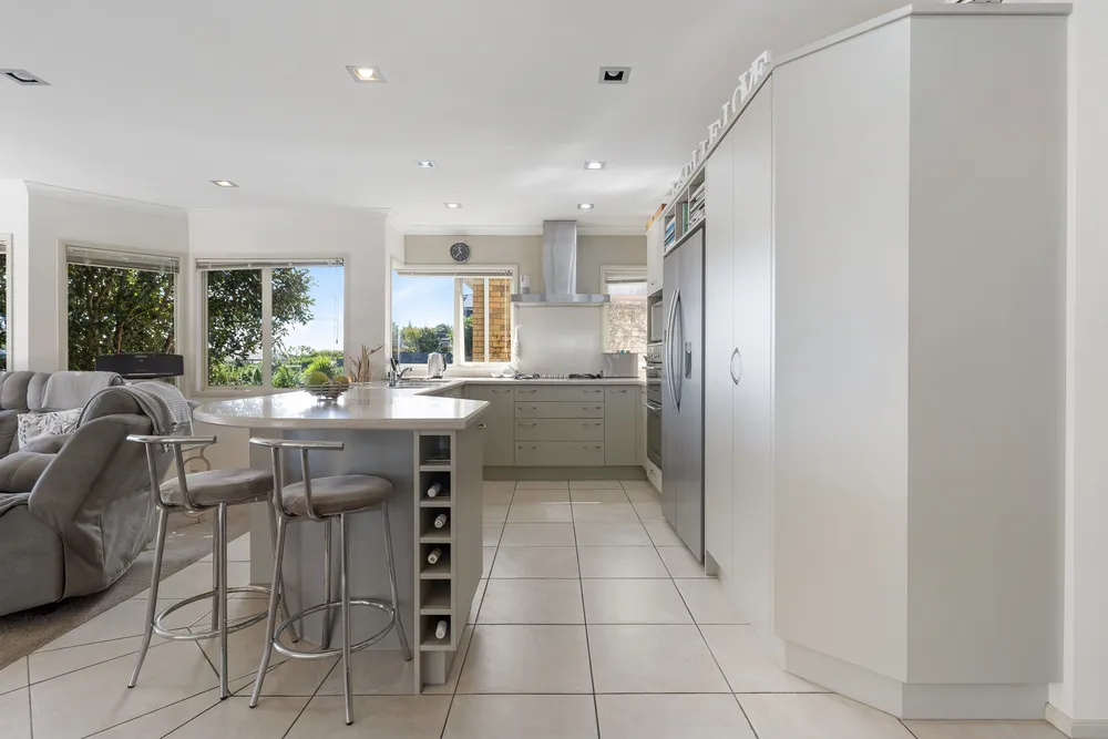 Photos of 1442 Whangaparaoa Road