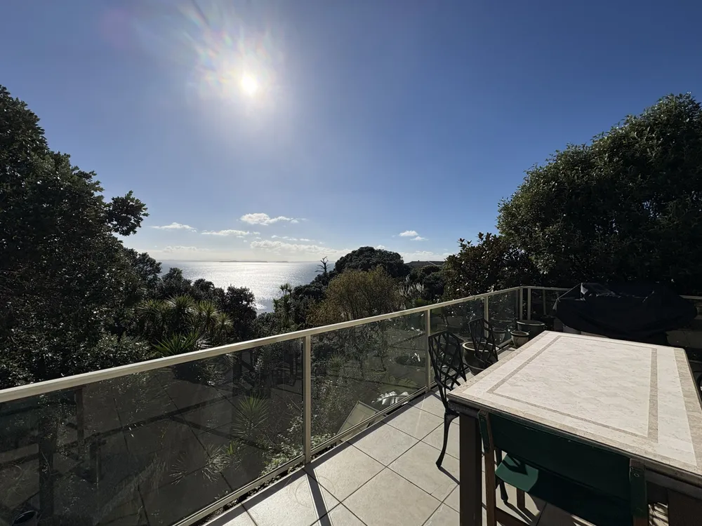 Photos of 1442 Whangaparaoa Road
