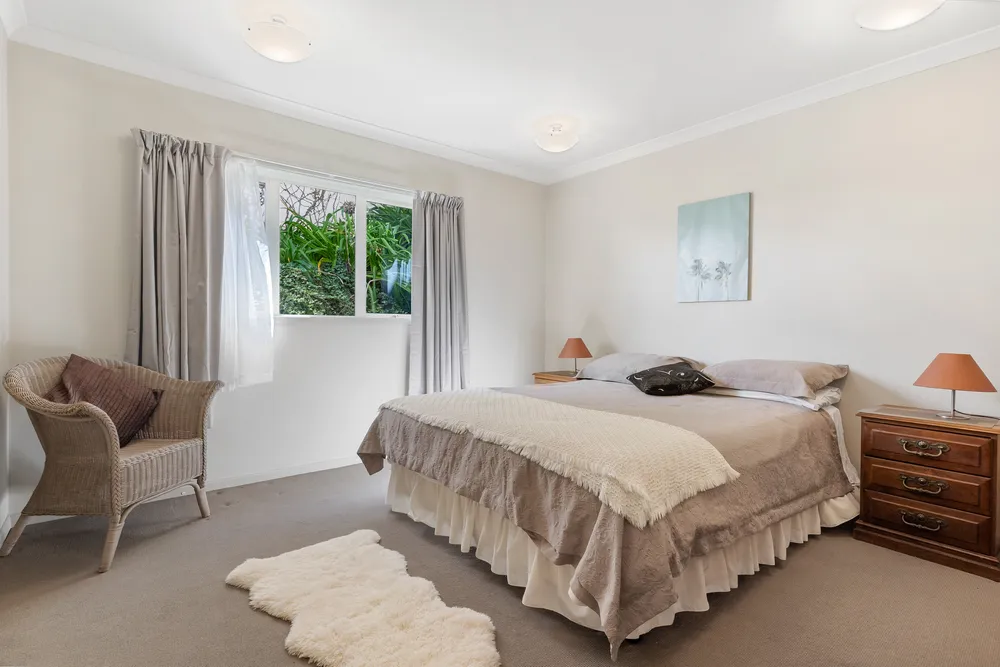 Photos of 1442 Whangaparaoa Road