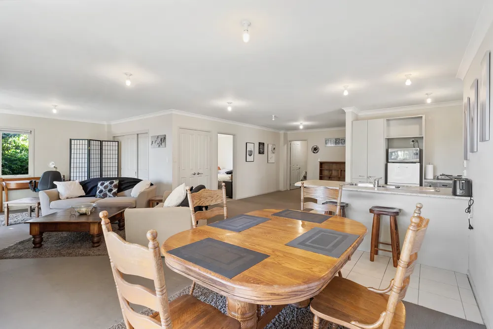 Photos of 1442 Whangaparaoa Road