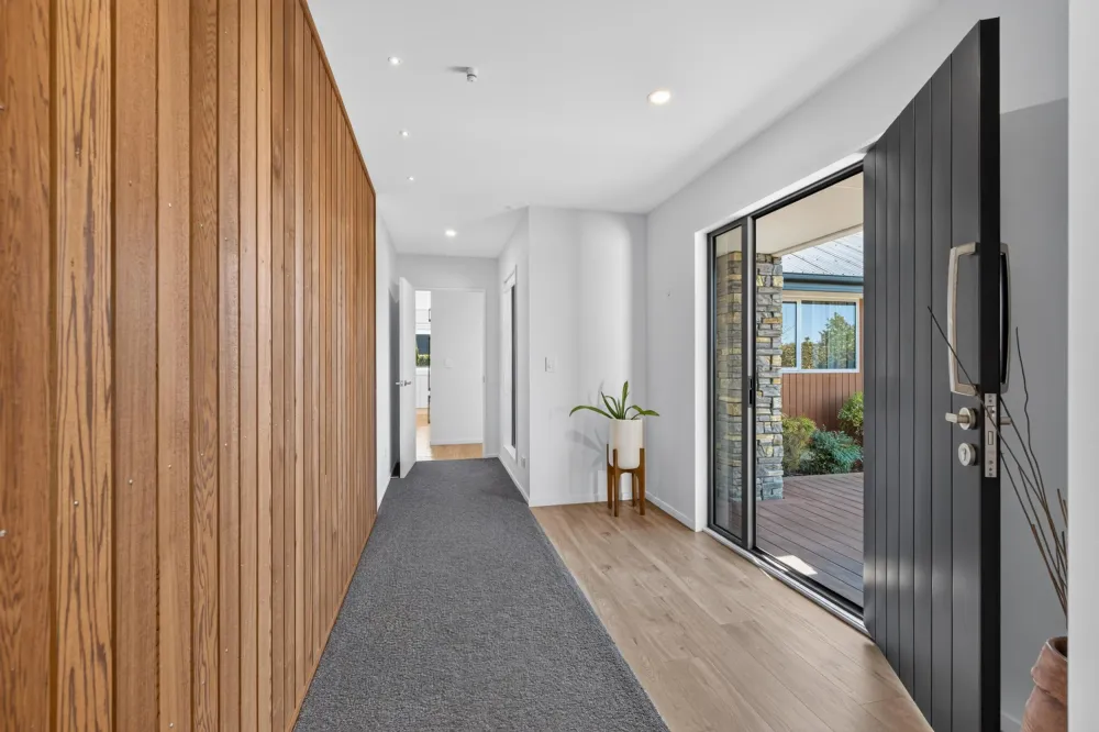 Photos of 16 Landsborough Drive