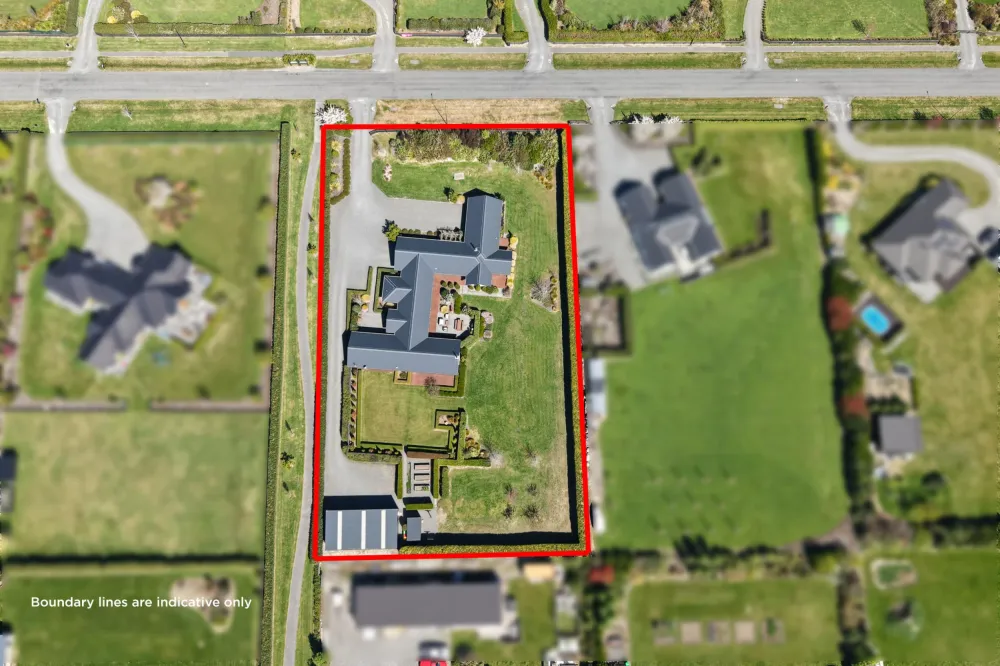 Photos of 16 Landsborough Drive