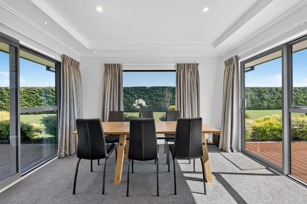 Photos of 16 Landsborough Drive
