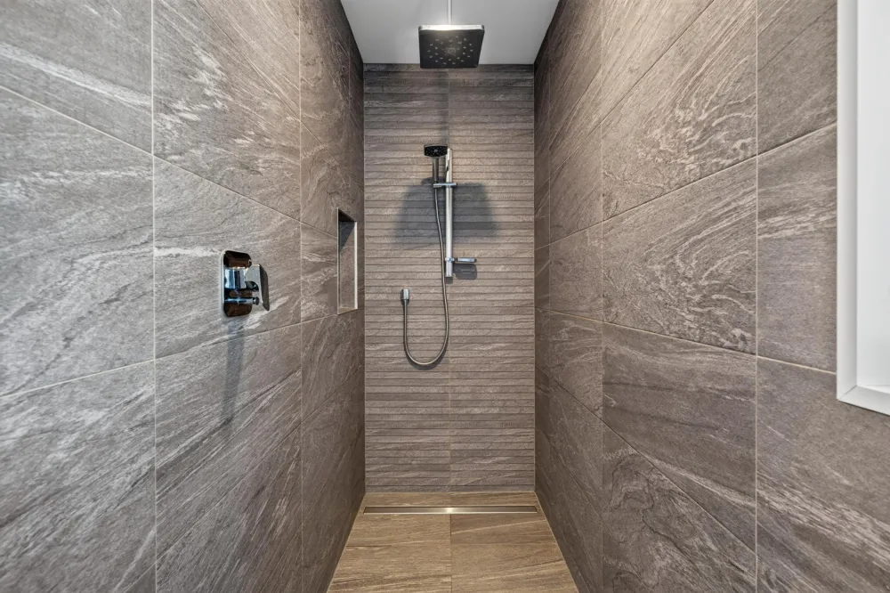 Photos of 16 Landsborough Drive