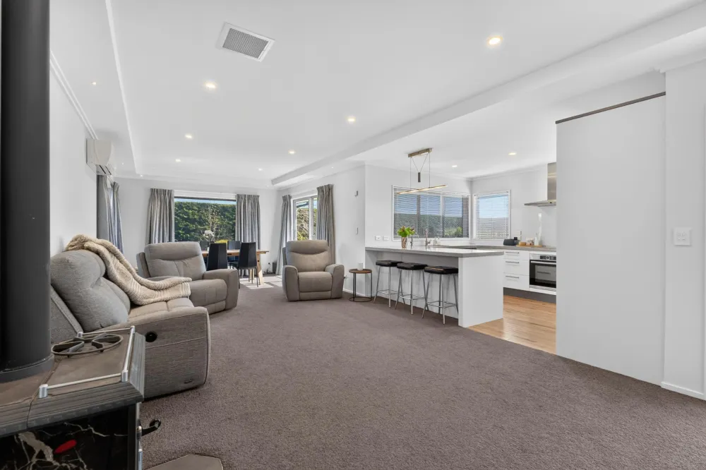 Photos of 16 Landsborough Drive