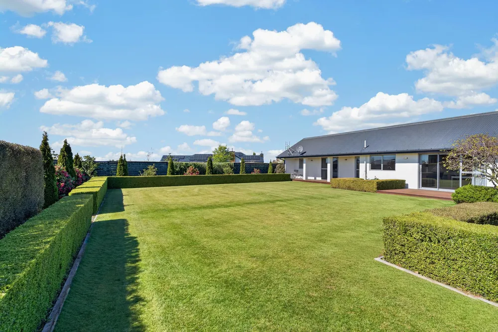 Photos of 16 Landsborough Drive