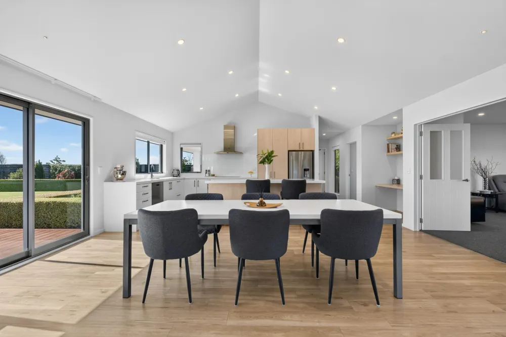 Photos of 16 Landsborough Drive